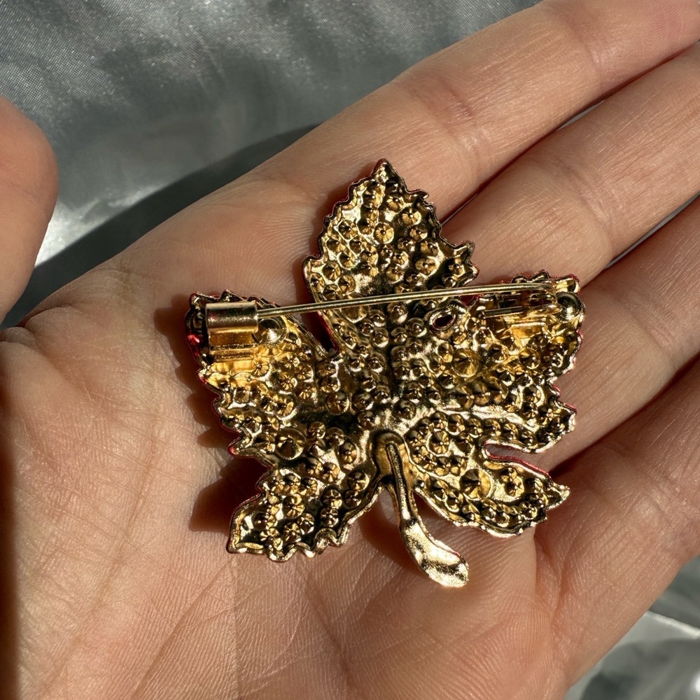🍁 Autumn Maple Leaf Rhinestone Brooch – Orange Crystal Fall Pin - Picture 8 of 8